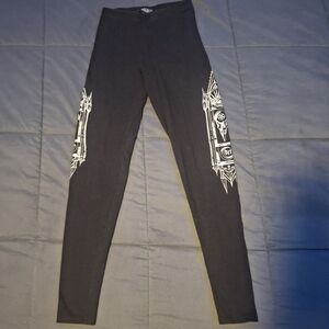 Blackcraftcult XS Black Graphic Jeggings